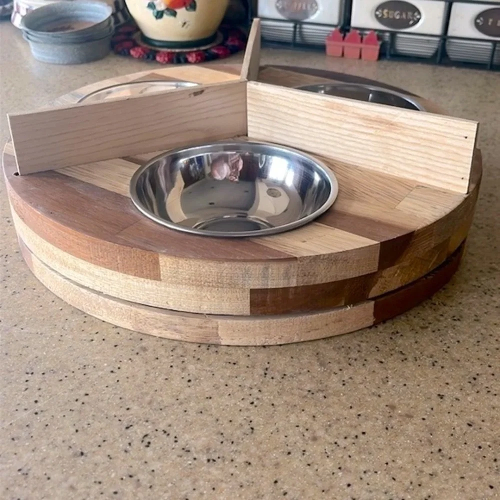 NWOT Rotating Three Bowl Wooden Cat Feeding Station Spinning Pet Food Handmade